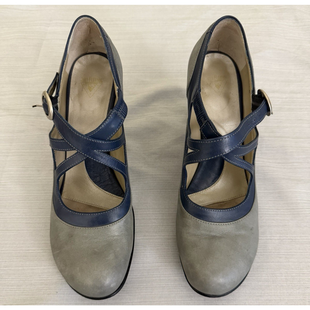 Women’s Cross-Strap Mary Jane Pumps in Gray and Navy